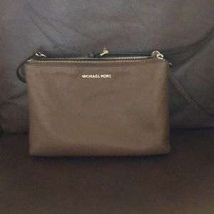 Micheal Kors purse